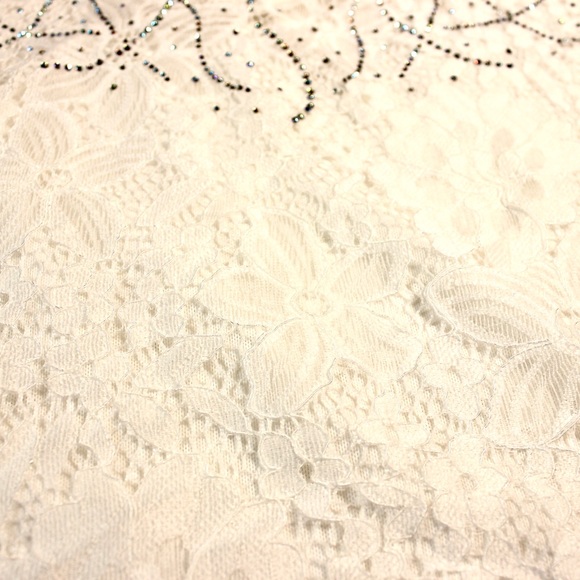 White Lace Top - Picture 2 of 3
